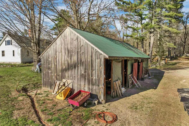 $525,000 | 45 Effingham Road, Ossipee, NH 03864