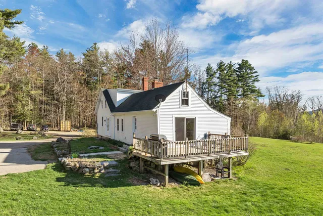 $525,000 | 45 Effingham Road, Ossipee, NH 03864