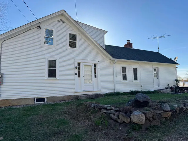 $525,000 | 45 Effingham Road, Ossipee, NH 03864