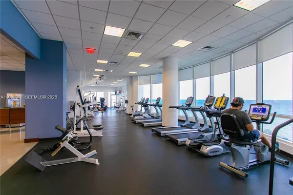 $3,800 | 6365 Collins Avenue, Unit 806, Miami Beach, FL 33141