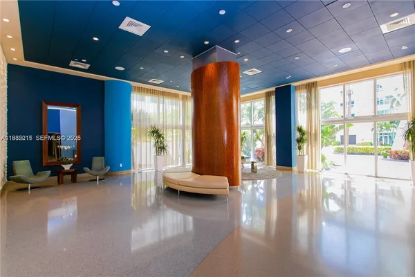$3,800 | 6365 Collins Avenue, Unit 806, Miami Beach, FL 33141