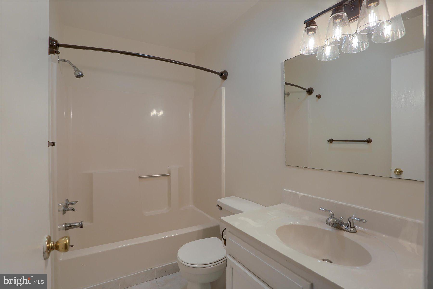 1795 Wilderness Road Lancaster, PA 17603 - Photo 13 of 36 1st Bathroom-Main Level