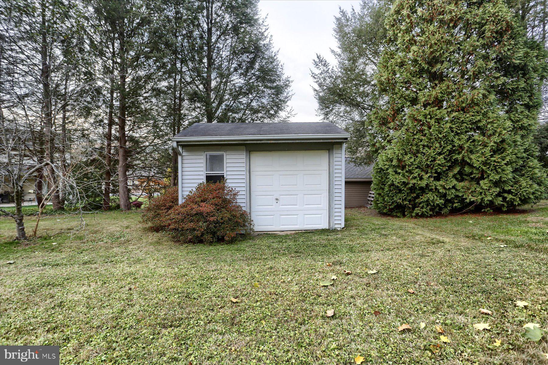 1795 Wilderness Road Lancaster, PA 17603 - Photo 36 of 36 Back Yard-Shed