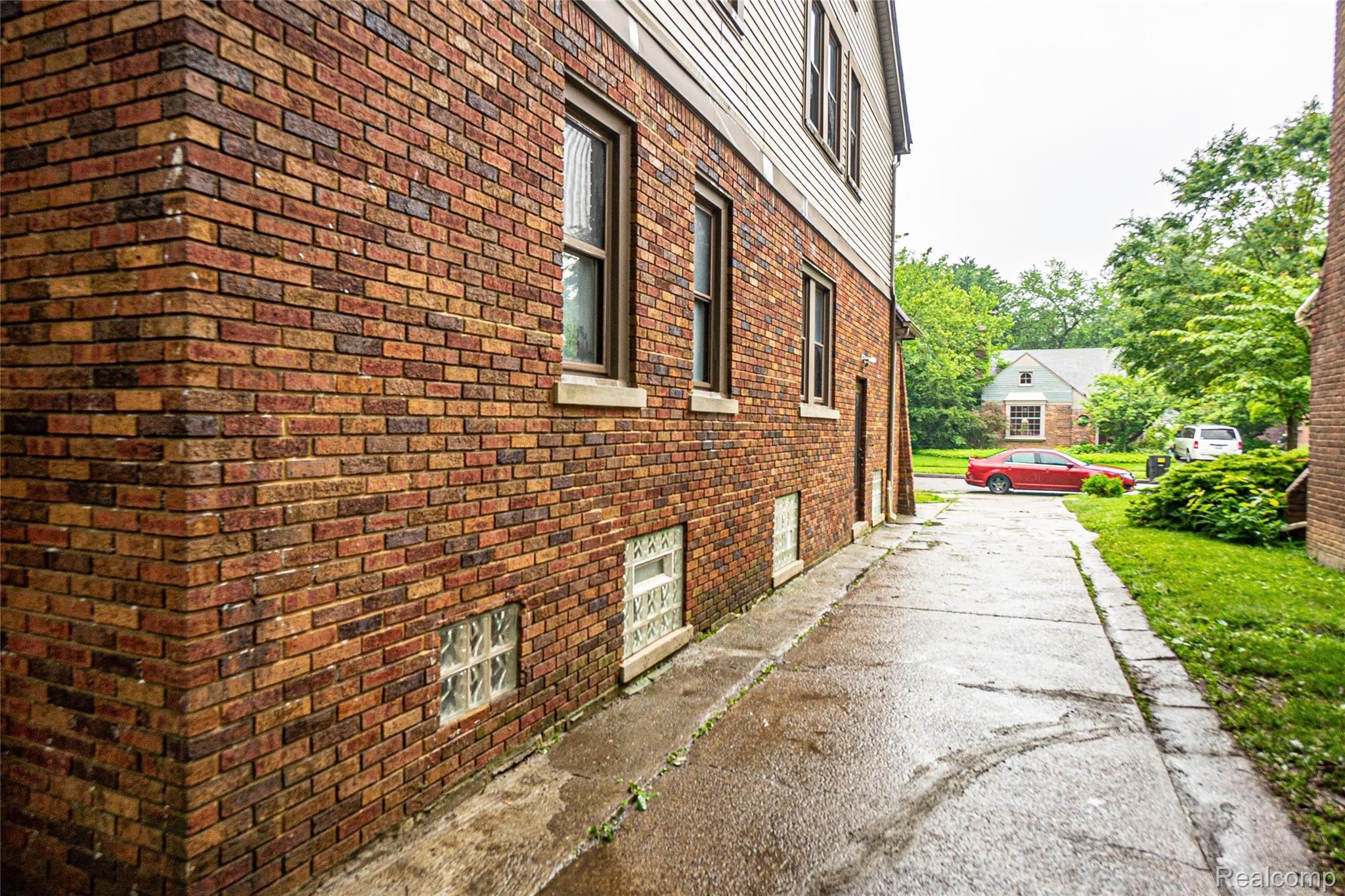 4326 Yorkshire Road Detroit, MI 48224 - Photo 13 of 38 DSC04877.jpg