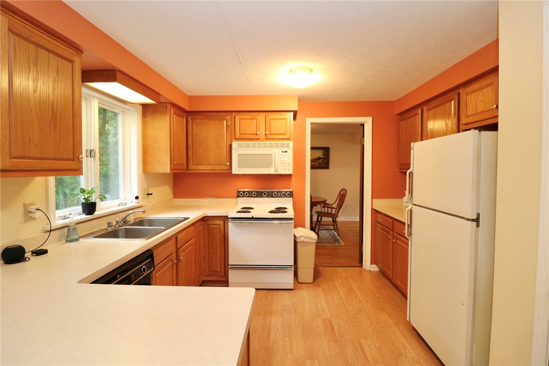 1096 Everwild View Webster, NY 14580 - Photo 13 of 46