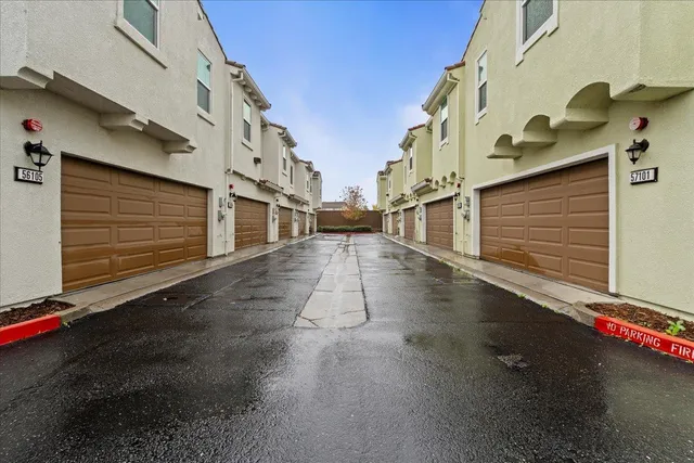 $399,900 | 5301 East Commerce Way, Unit 56101, Sacramento, CA 95835