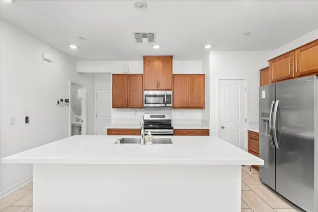 $399,900 | 5301 East Commerce Way, Unit 56101, Sacramento, CA 95835