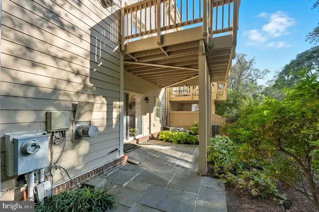 $1,825,000 | 2124 21st Road North, Arlington, VA 22201
