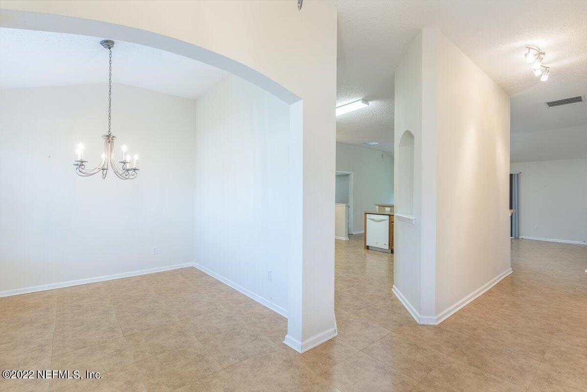 11726 Raindrop Road Jacksonville, FL 32219 - Photo 6 of 36 dining room