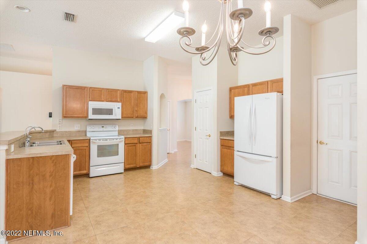 11726 Raindrop Road Jacksonville, FL 32219 - Photo 10 of 36 kitchen