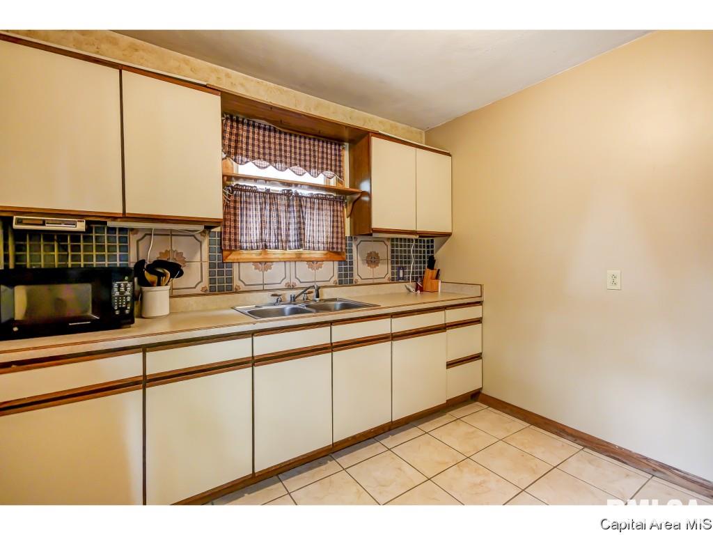 2651 South 8th Street Springfield, IL 62703 - Photo 21 of 35