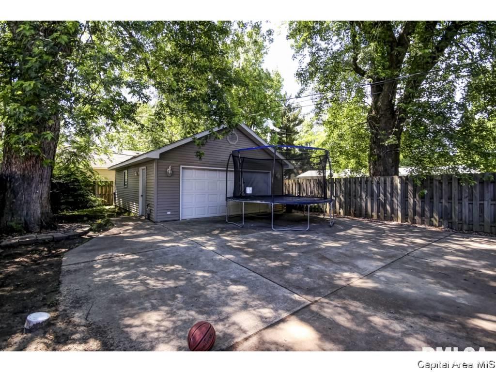 2651 South 8th Street Springfield, IL 62703 - Photo 9 of 35