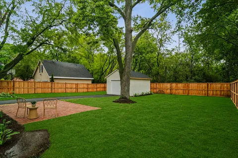 $629,000 | 209 Raymond Avenue, Barrington, IL 60010