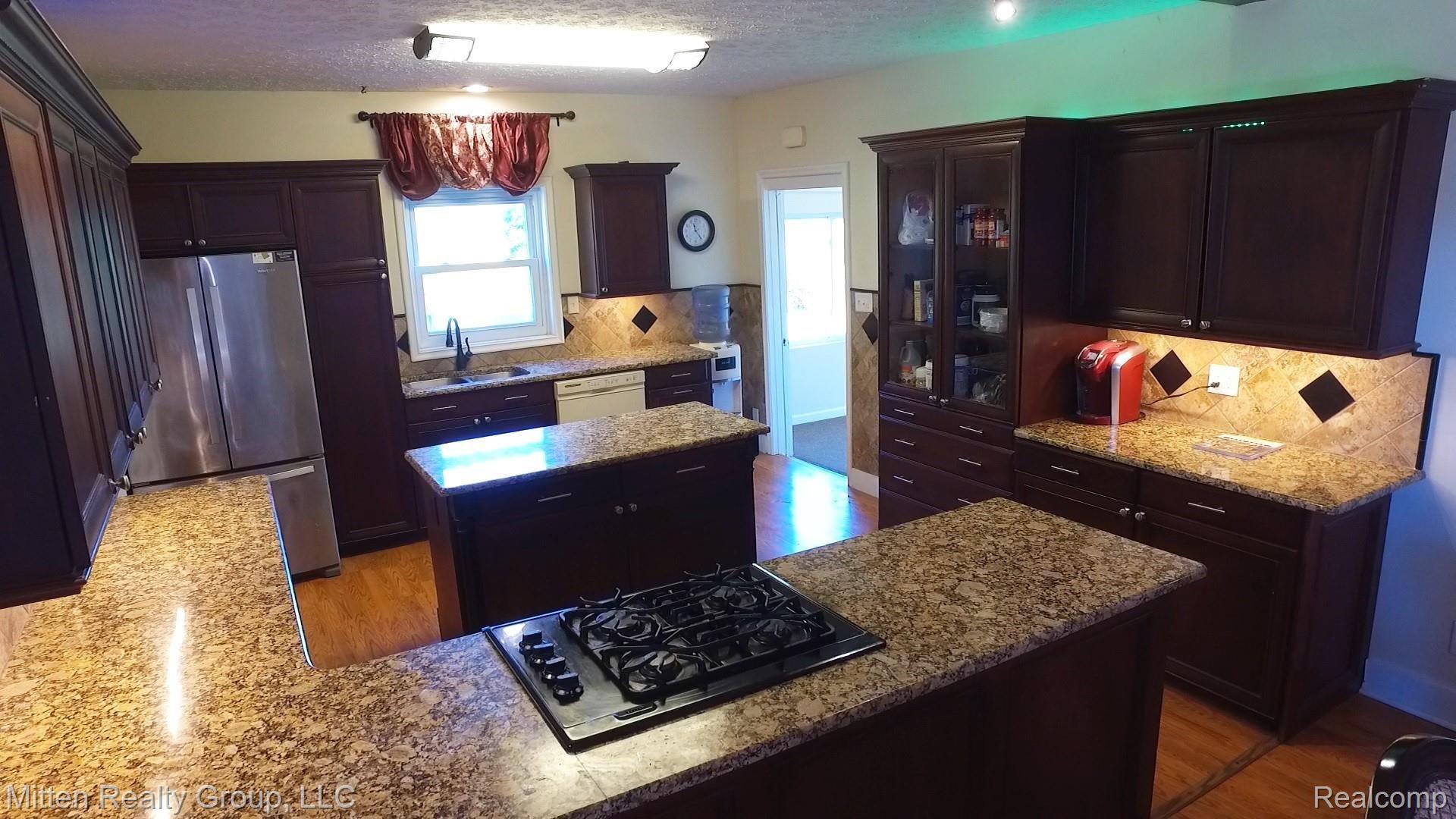 2086 South Elba Road Lapeer, MI 48446 - Photo 12 of 51 10.5 Kitchen