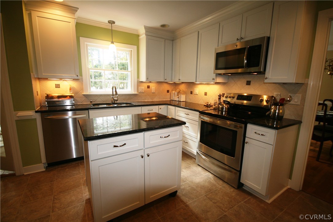 12831 Foxstone Road Midlothian, VA 23113 - Photo 3 of 26