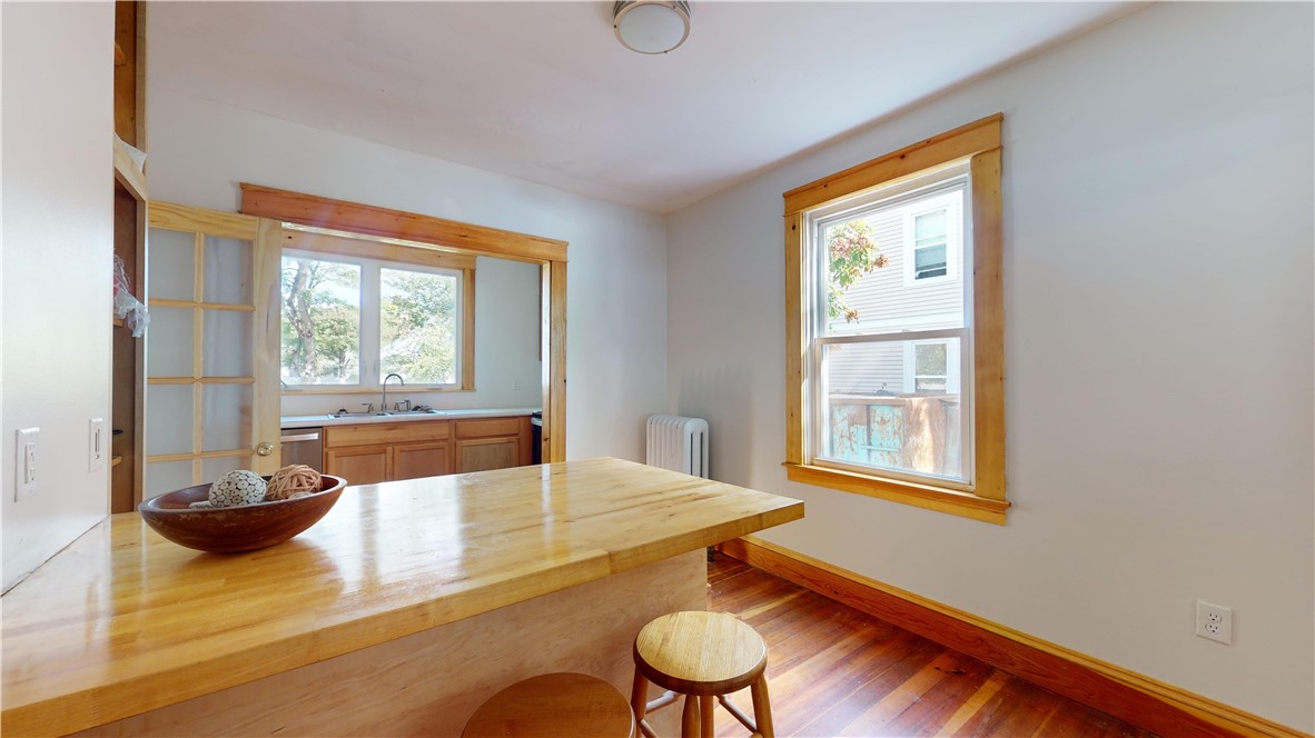 111 Rutherglen Avenue Providence, RI 02907 - Photo 22 of 38