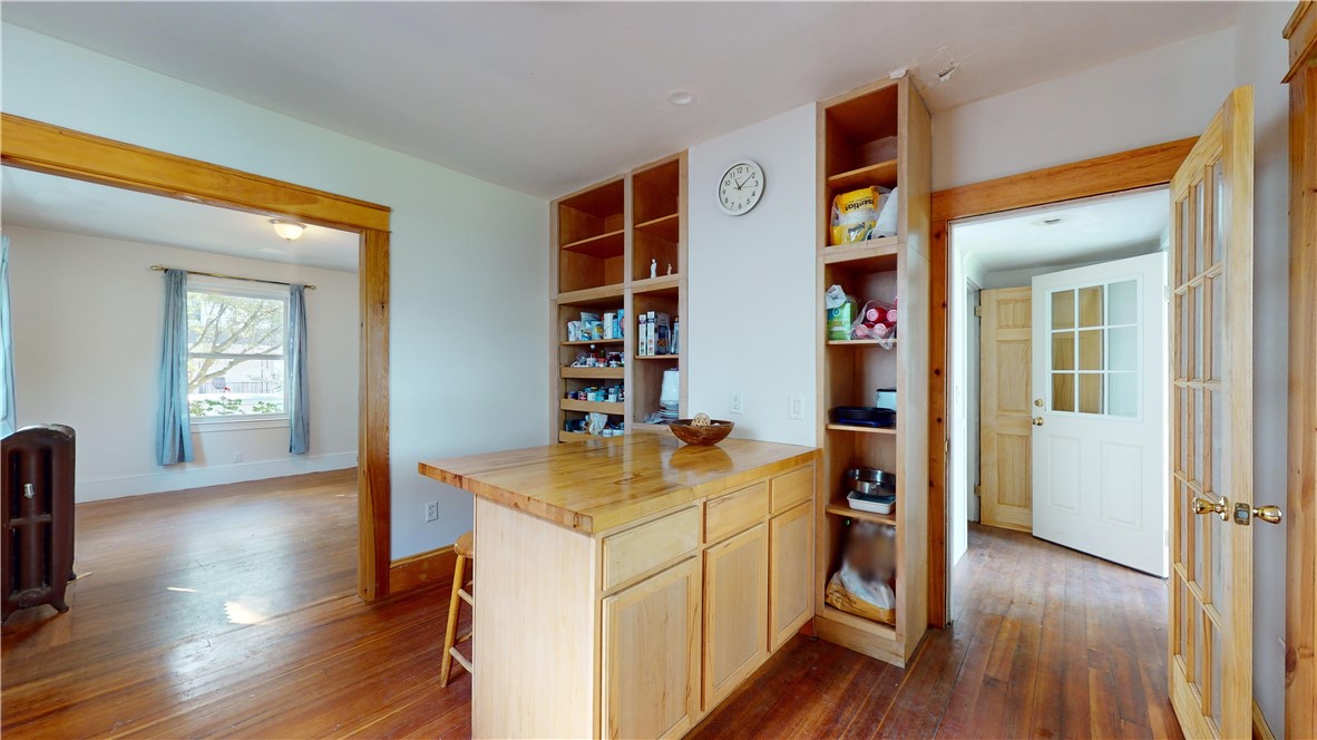 111 Rutherglen Avenue Providence, RI 02907 - Photo 23 of 38