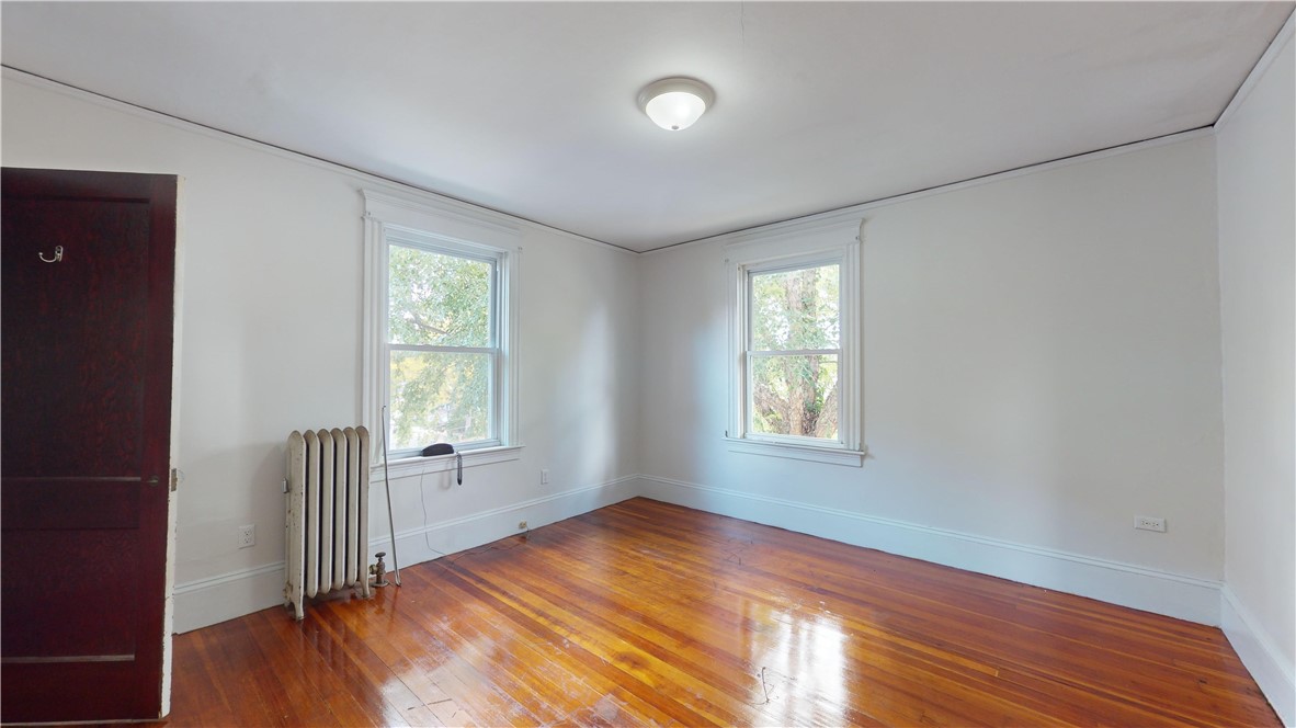 111 Rutherglen Avenue Providence, RI 02907 - Photo 25 of 38