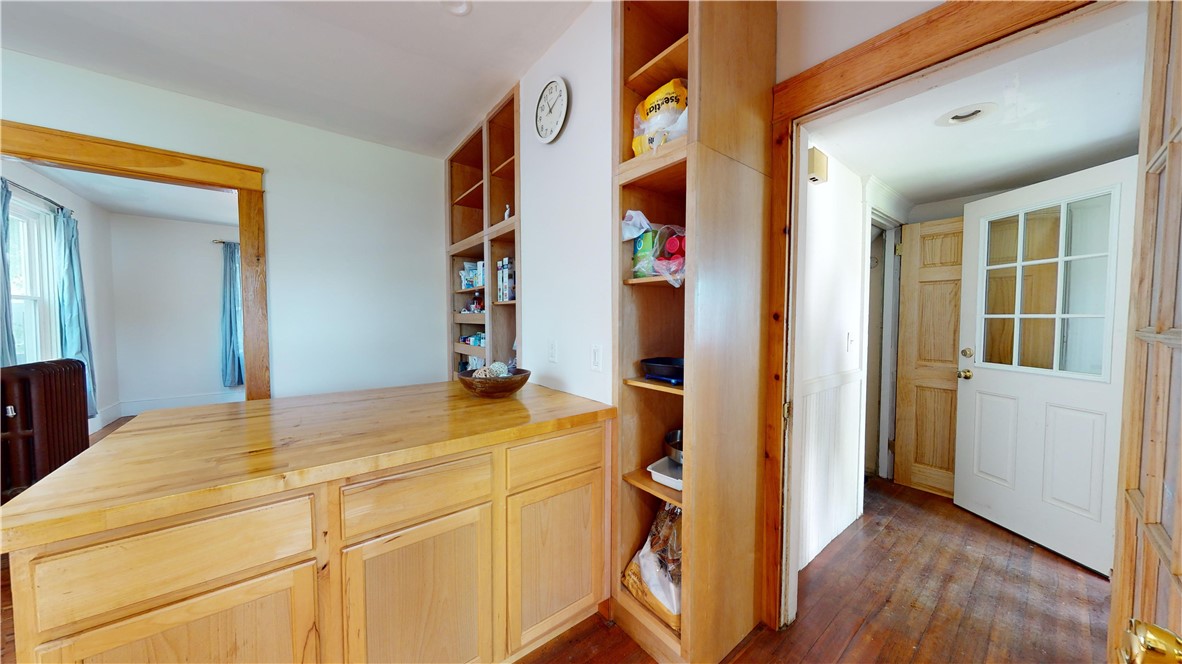 111 Rutherglen Avenue Providence, RI 02907 - Photo 35 of 38