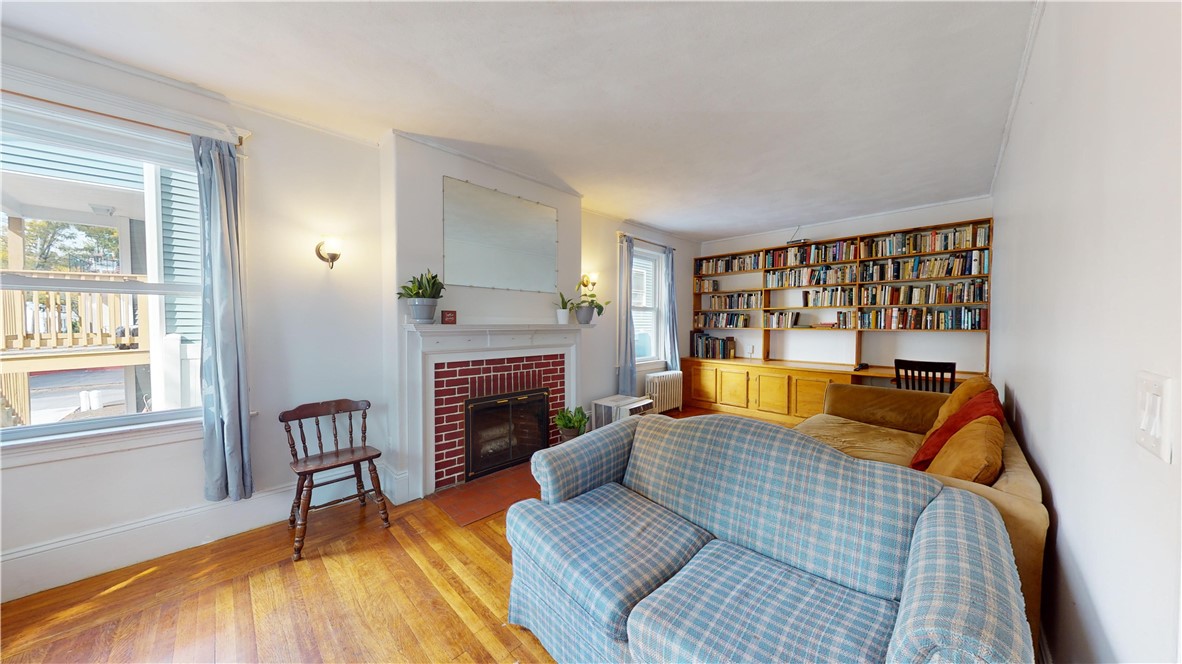 111 Rutherglen Avenue Providence, RI 02907 - Photo 5 of 38