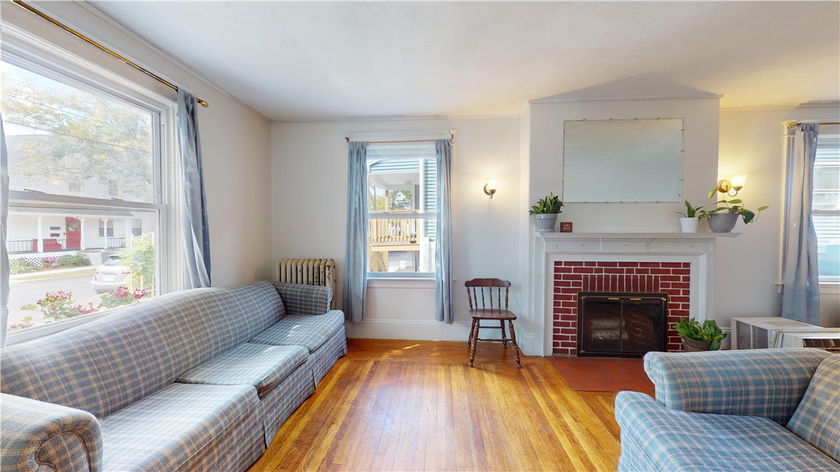 111 Rutherglen Avenue Providence, RI 02907 - Photo 6 of 38