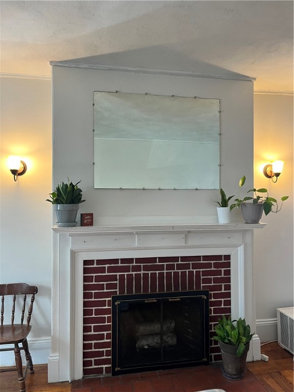 111 Rutherglen Avenue Providence, RI 02907 - Photo 7 of 38