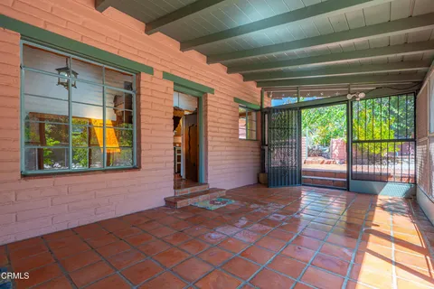 $1,589,000 | 2300 El Moreno Street, La Crescenta, CA 91214