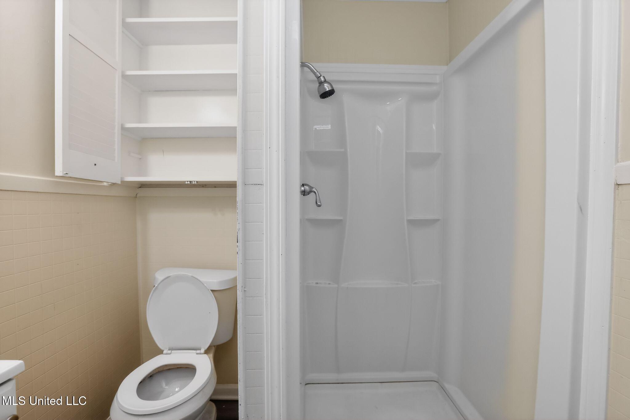 2815 Tara Road Jackson, MS 39212 - Photo 30 of 37 34_2815_Tara_Rd_Jackson_MS_39212-Bathroo