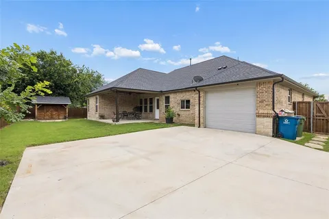 $644,900 | 101 Sycamore Lane, Roanoke, TX 76262
