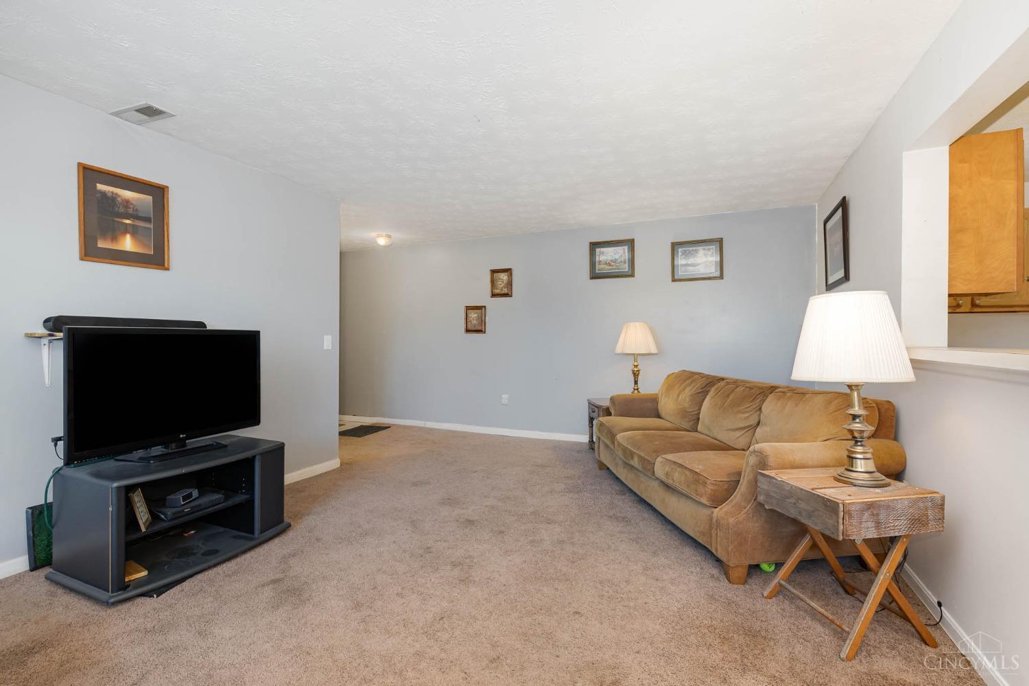 92 Rough Way, Unit 8 Lebanon, OH 45036 - Photo 4 of 24 Gallery Image 4