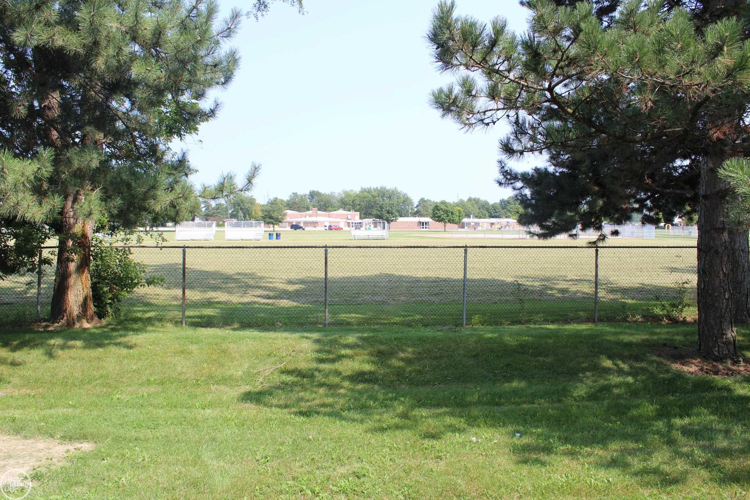 31654 Hoover Road Warren, MI 48093 - Photo 20 of 21 50152370-53f0595b-32bd-4e55-a71a-a059f9b94e3f.JPG