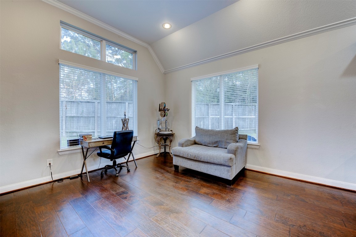 6242 Avon Landing Lane Spring, TX 77379 - Photo 18 of 42 a living room with furniture and a window