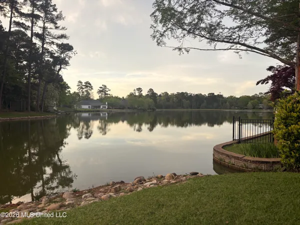 $329,900 | 4 Spring Lake Point, Pearl, MS 39208