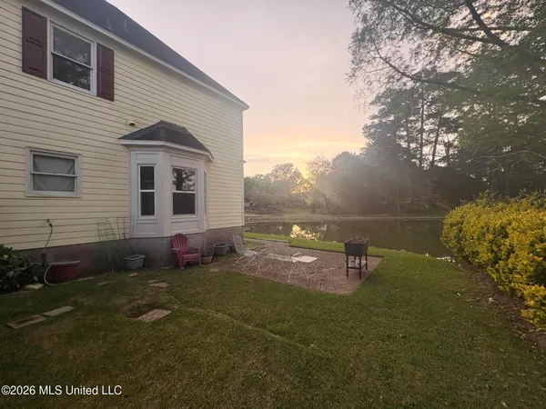 $329,900 | 4 Spring Lake Point, Pearl, MS 39208