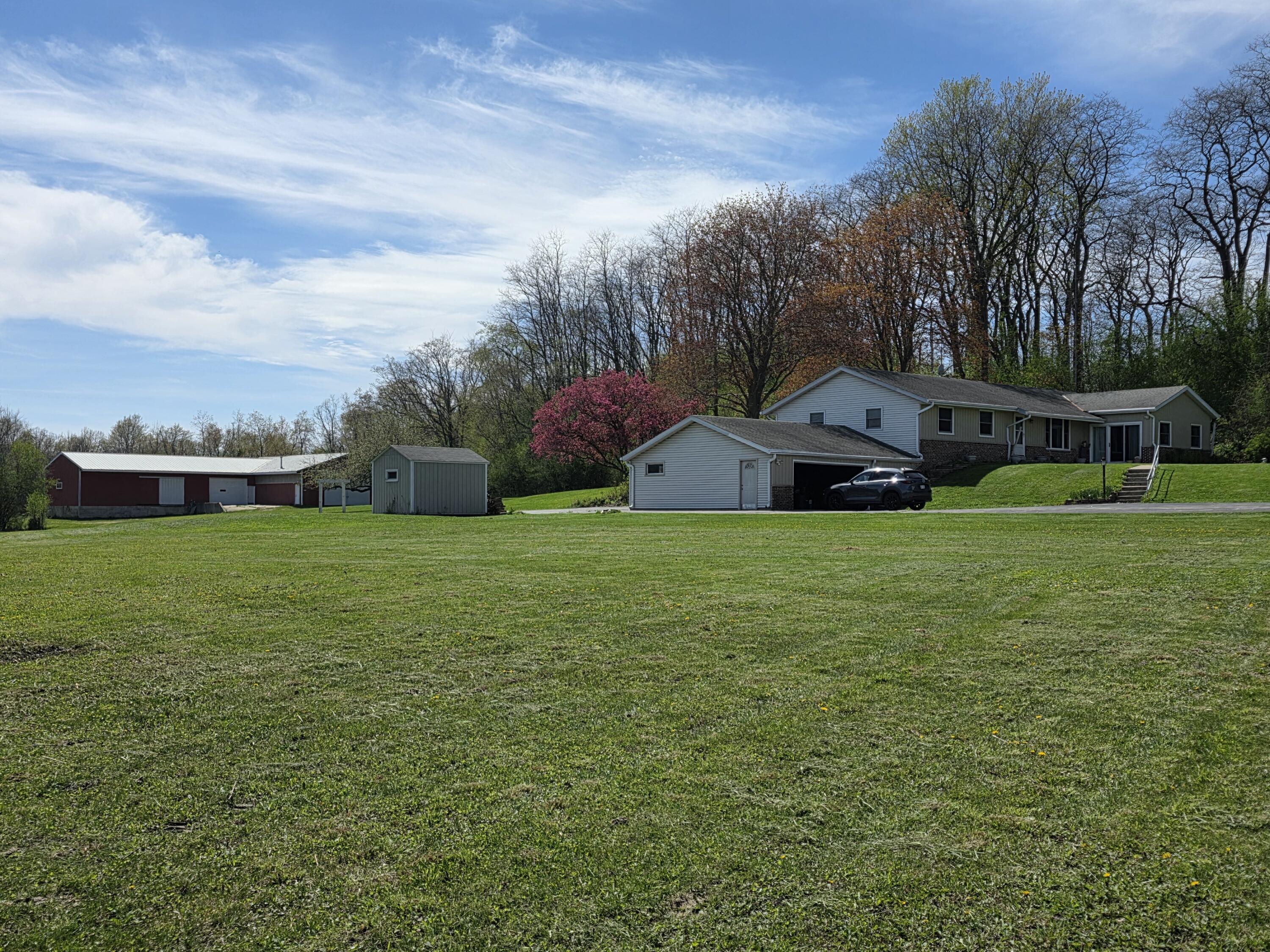 S53W24945 Glendale Road Waukesha, WI 53189 - Photo 2 of 48 2