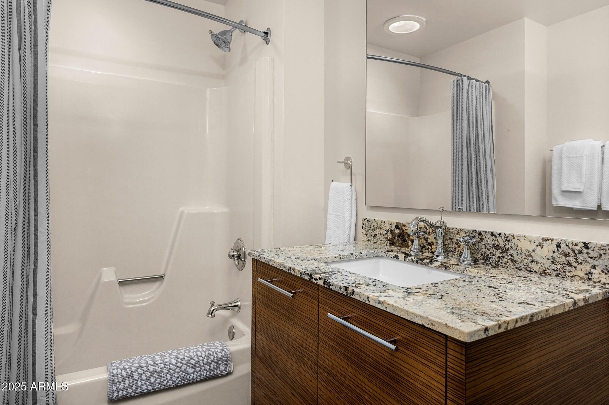 5826 East Indian Bend Road Paradise Valley, AZ 85253 - Photo 28 of 58 26guest bathroom3