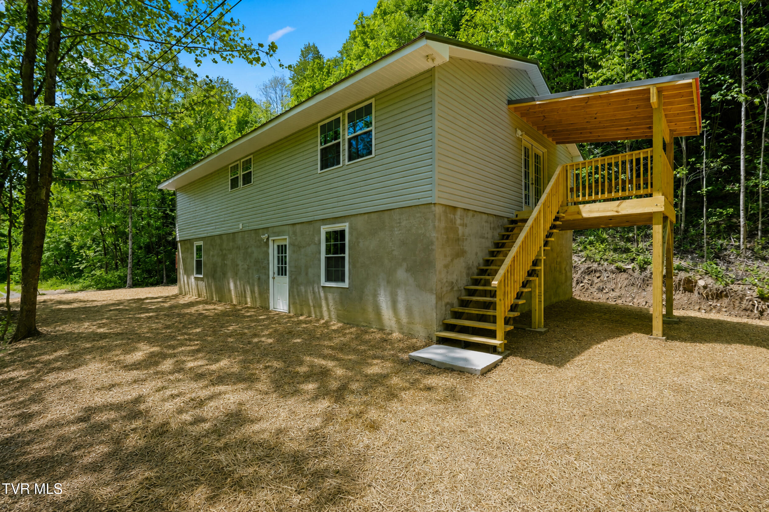 14722 Bull Run Road Coeburn, VA 24230 - Photo 2 of 37 2_14722 bull run rd-36