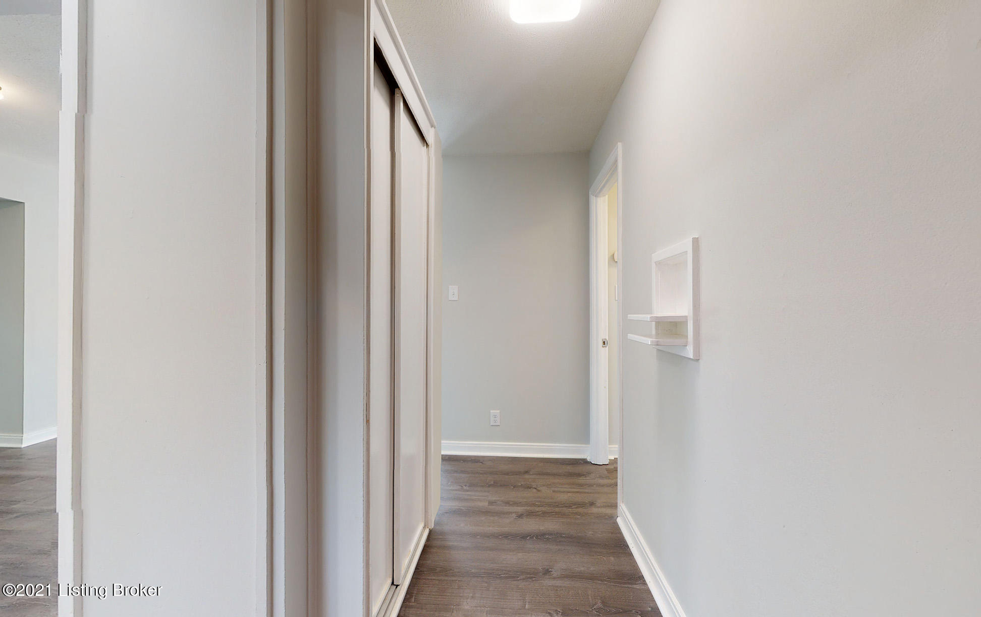 3124 Talisman Road Louisville, KY 40220 - Photo 5 of 47 3124-Talisman-Rd-20210729-005