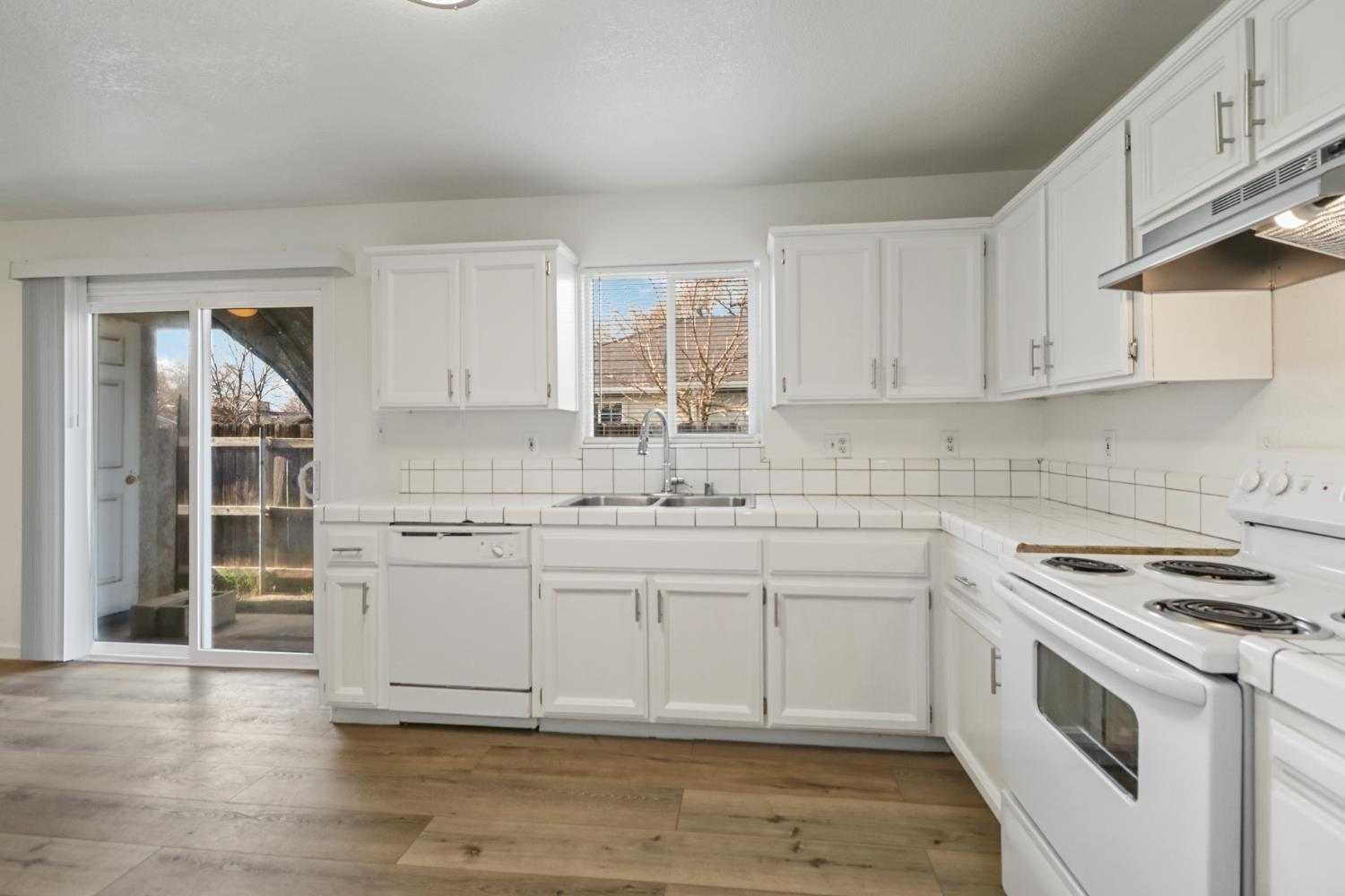 125 Ford Road Sacramento, CA 95838 - Photo 12 of 39