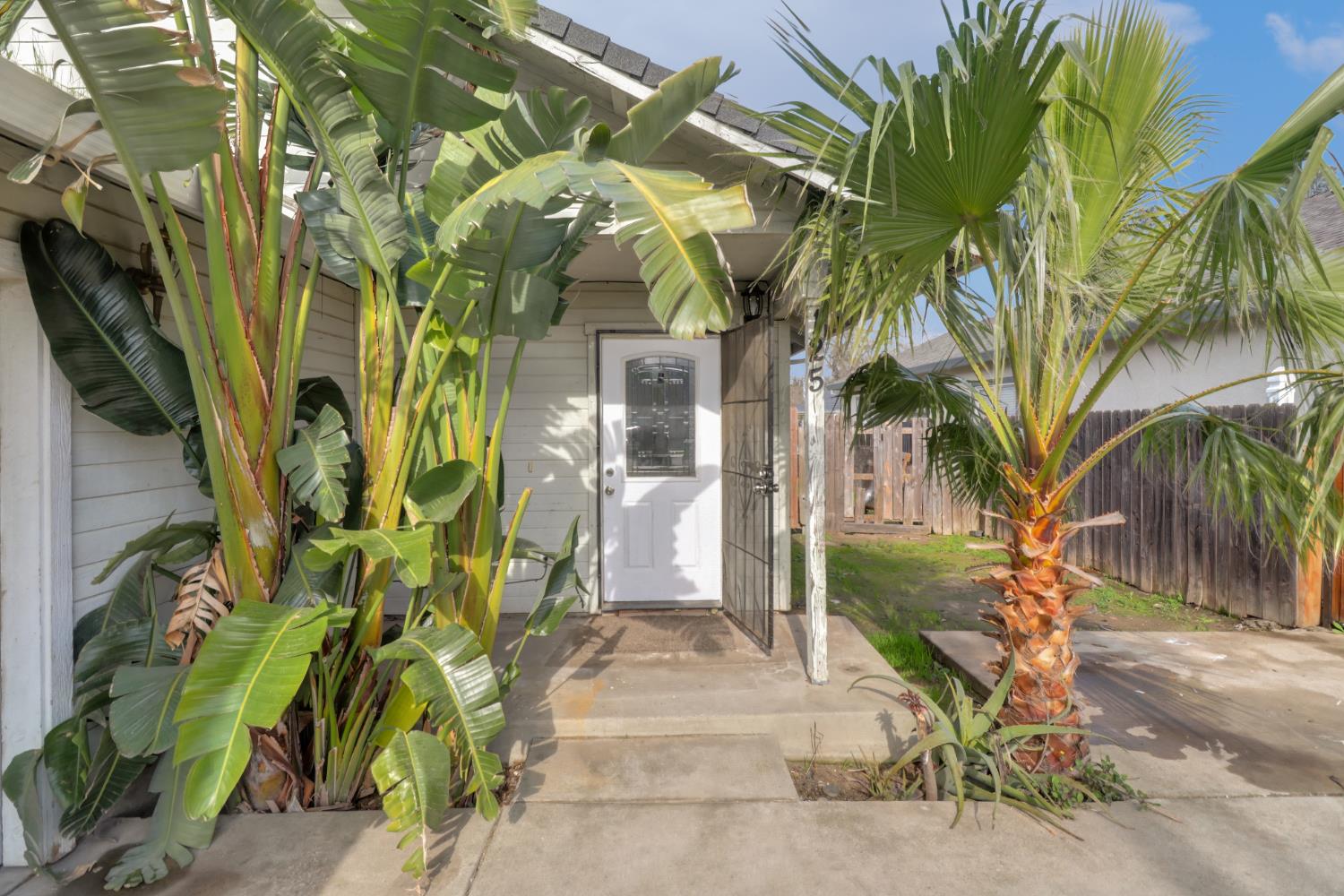 125 Ford Road Sacramento, CA 95838 - Photo 2 of 39