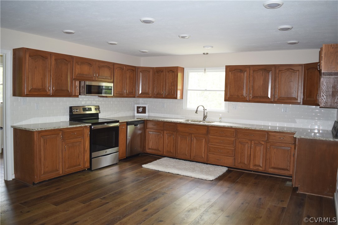 4830 Roxbury Road Charles City, VA 23030 - Photo 8 of 29 Gallery Image 8