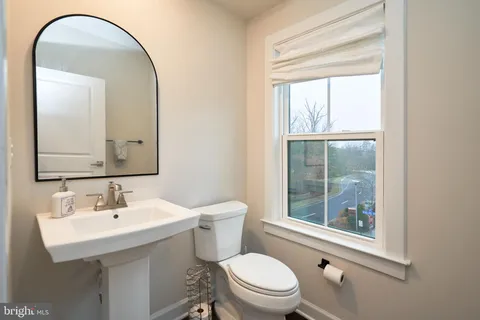 $3,600 | 2269 Woodland Gap Terrace, Unit 16, Herndon, VA 20171