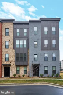 $3,600 | 2269 Woodland Gap Terrace, Unit 16, Herndon, VA 20171