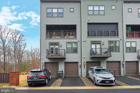 $3,600 | 2269 Woodland Gap Terrace, Unit 16, Herndon, VA 20171