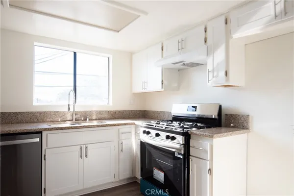 $3,250 | 458 Riverdale Drive, Glendale, CA 91204