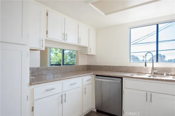 $3,250 | 458 Riverdale Drive, Glendale, CA 91204