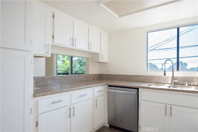 $3,500 | 458 Riverdale Drive, Glendale, CA 91204