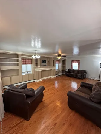 $5,499 | 12 Green Lane, Levittown, NY 11756
