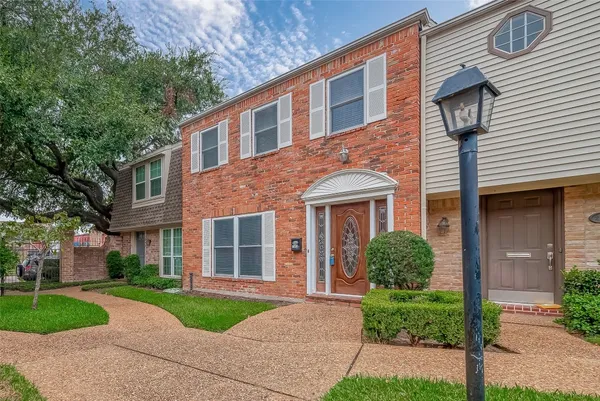 $2,000 | 2047 Winrock Boulevard, Unit 61, Houston, TX 77057