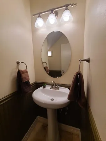 $2,000 | 2047 Winrock Boulevard, Unit 61, Houston, TX 77057